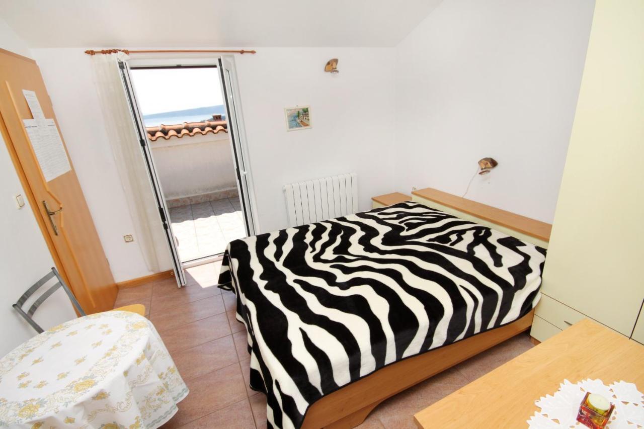 Apartments And Rooms With Parking Space Krk - 5294 Krk Town Kültér fotó