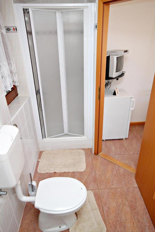 Apartments And Rooms With Parking Space Krk - 5294 Krk Town Kültér fotó